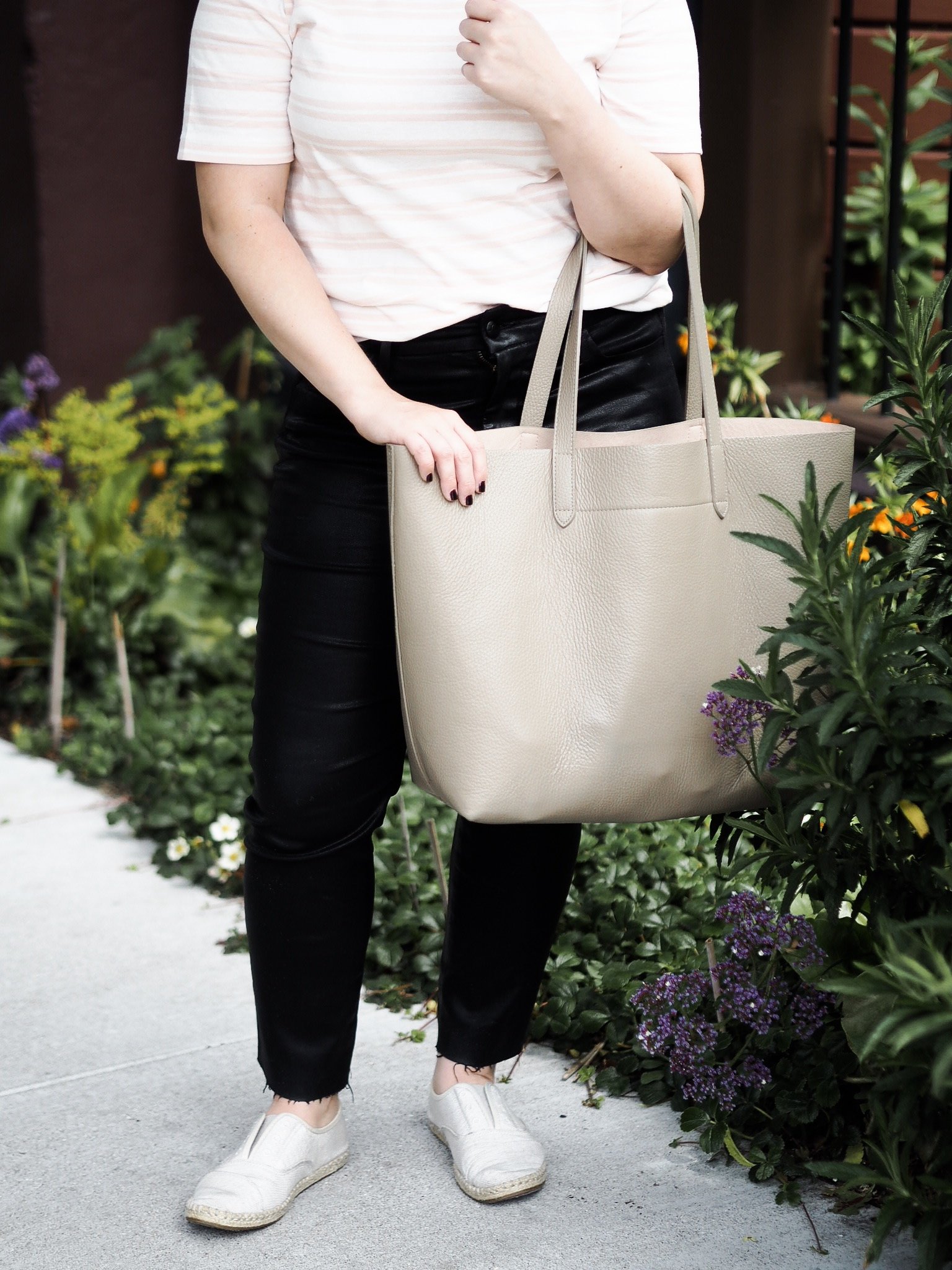 cuyana-structured-tote