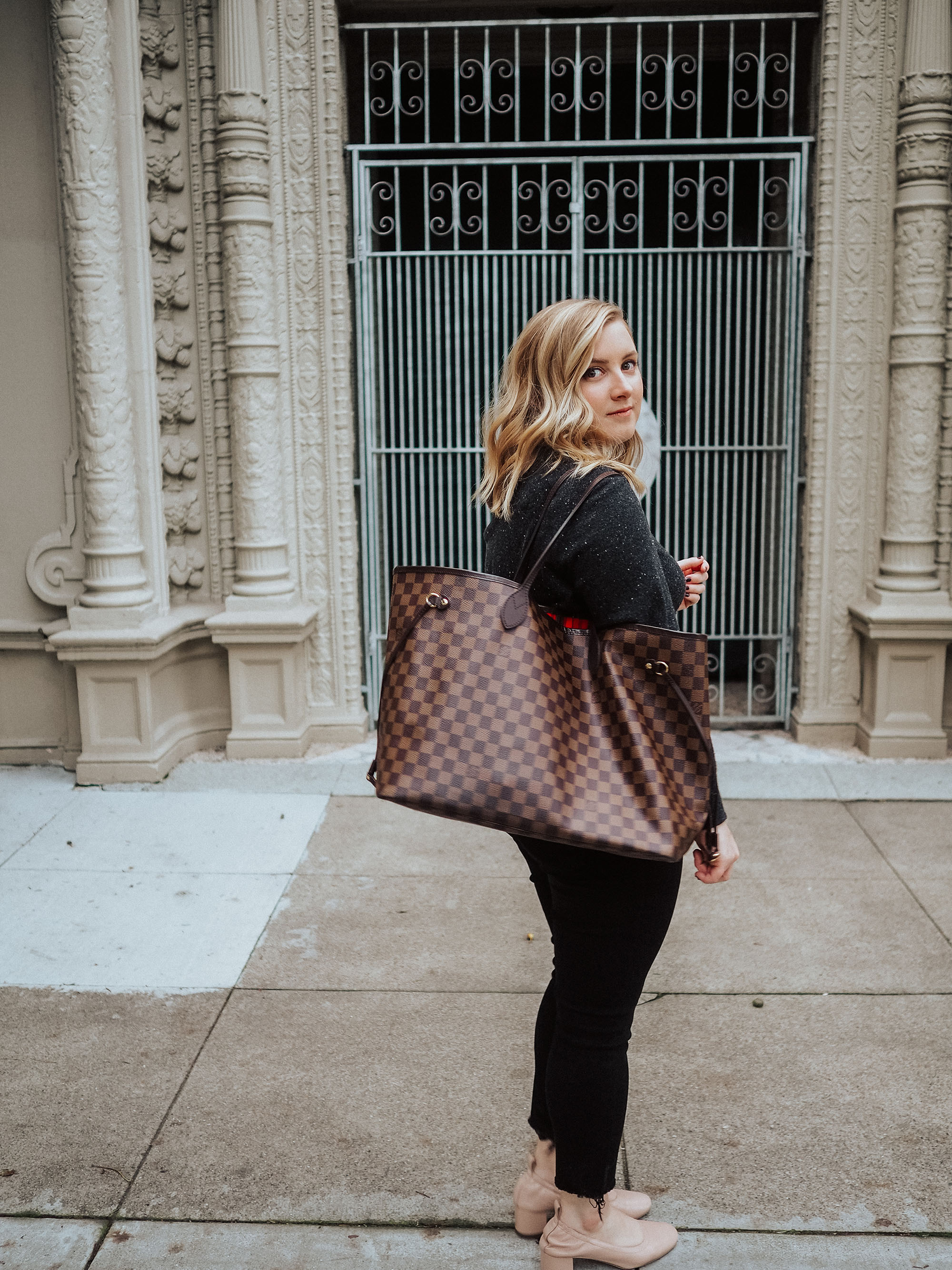 Curious what it's like to buy a used designer handbag on Fashionphile? Check out all the pros and cons of Fashionphile in this Fashionphile review!