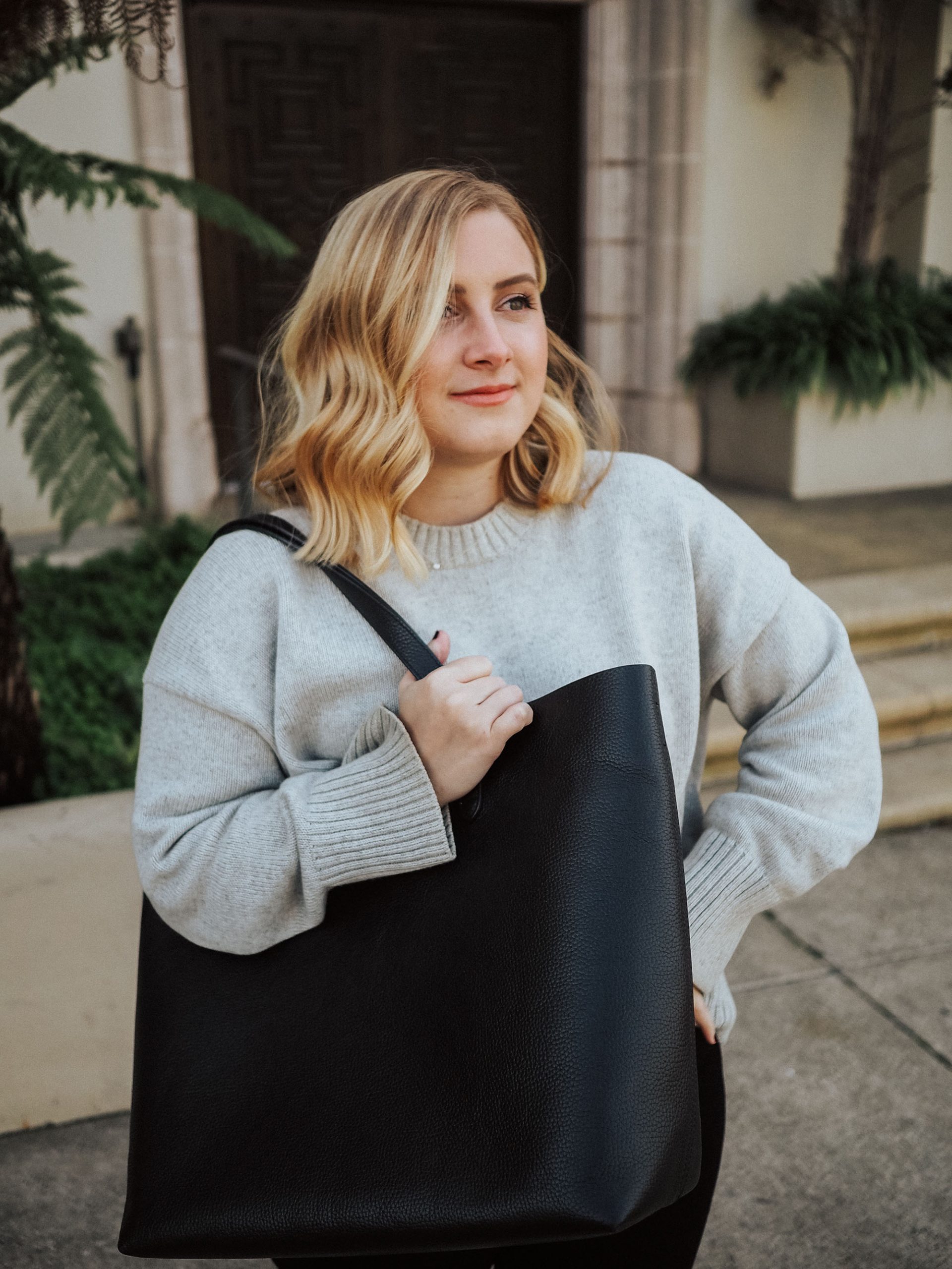 Curious which tote is better, the Cuyana, Everlane, or Madewell totes? This post is for you! Check out this full tote comparison blog post.