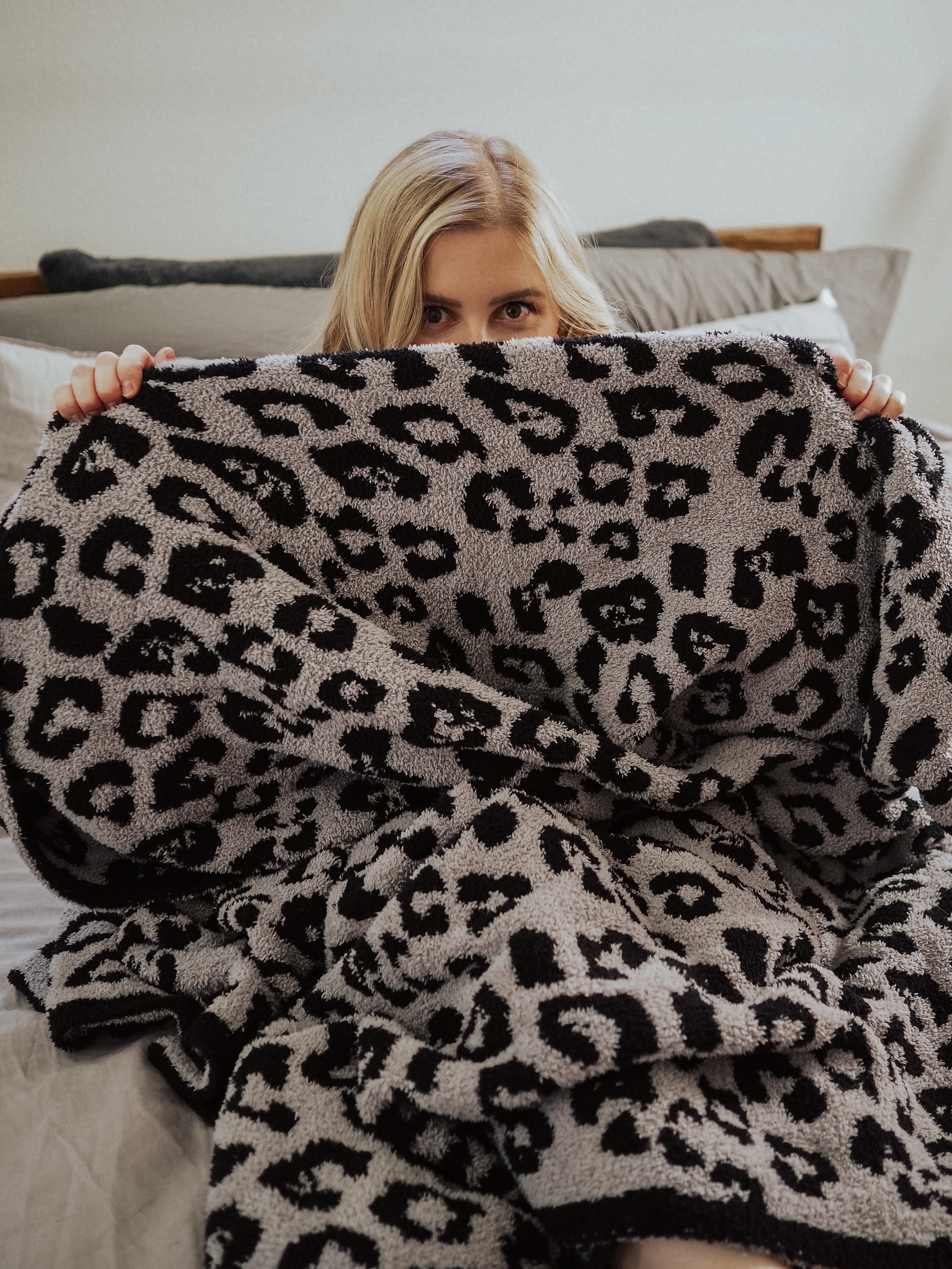 Barefoot Dreams blankets are expensive! So - are they actually worth it? Kelsey of Blondes & Bagels reviews Barefoot Dreams blankets.