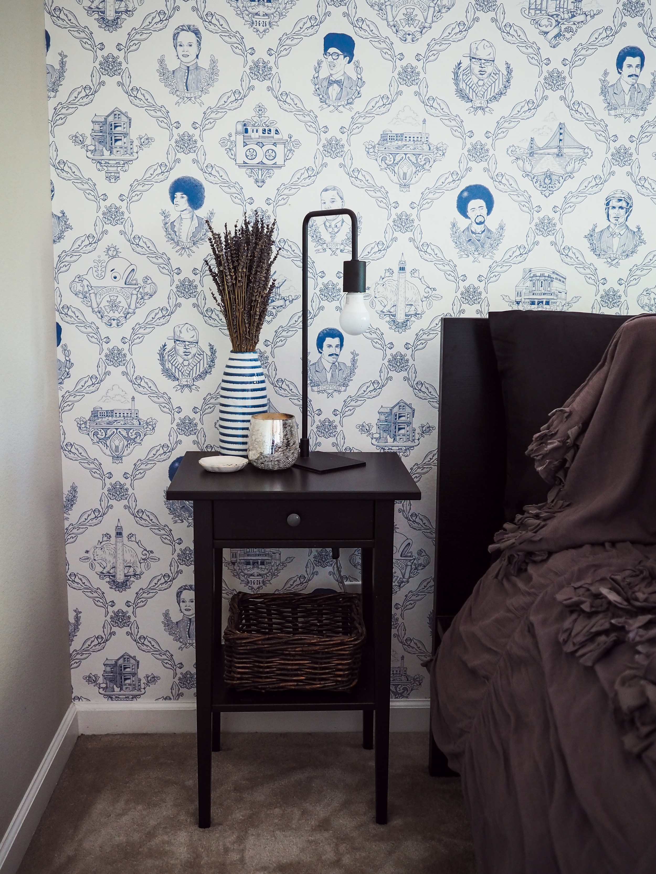 Find out how to choose the right wallpaper for your space plus pros and cons in this blog post by Kelsey of Blondes & Bagels.