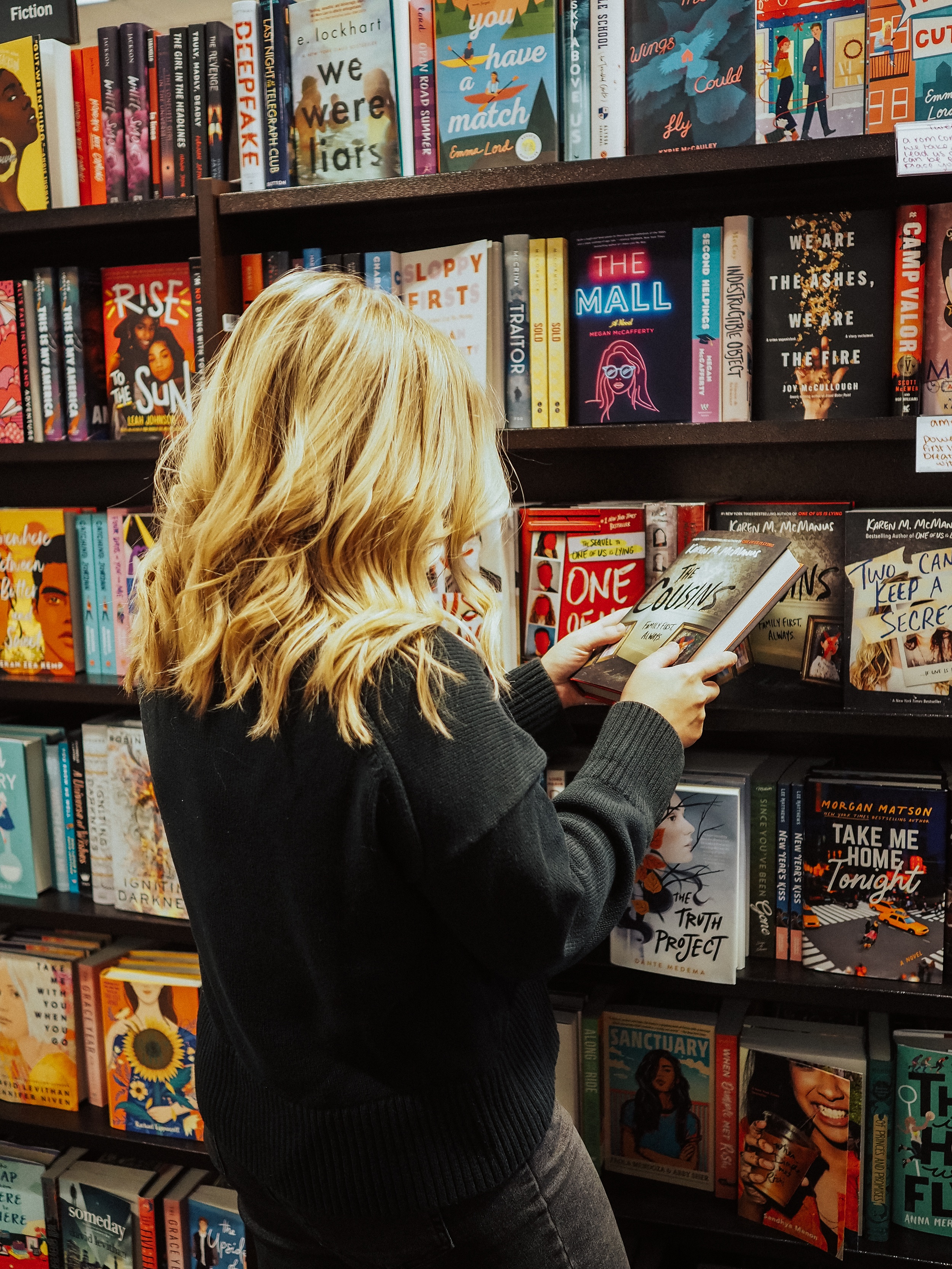 Crush your reading goals by starting your own online book club! Follow these tips to make sure your book club goes off without a hitch.